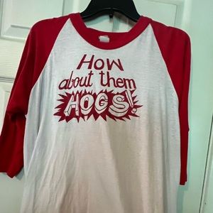 Vintage 1982 Arkansas Razorbacks baseball style t-shirt.